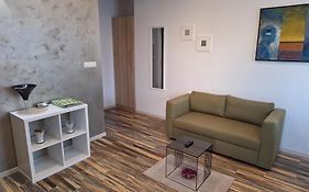 Apartments And Rooms Lorena 236